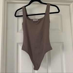 Aritzia (Babaton) Contour Bodysuit